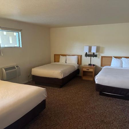 Big Bend Traveler'S Inn Great Bend Dış mekan fotoğraf