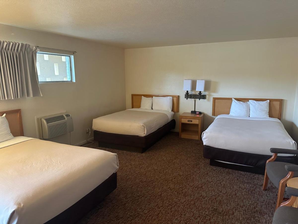 Big Bend Traveler'S Inn Great Bend Dış mekan fotoğraf