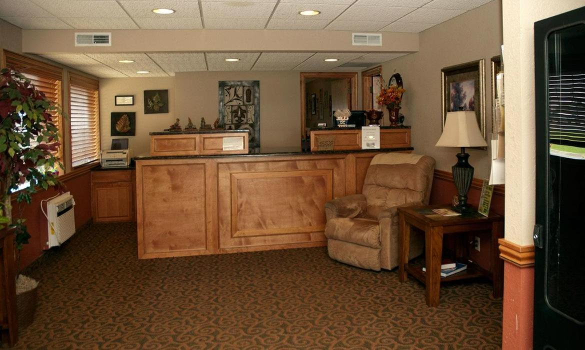 Big Bend Traveler'S Inn Great Bend Dış mekan fotoğraf
